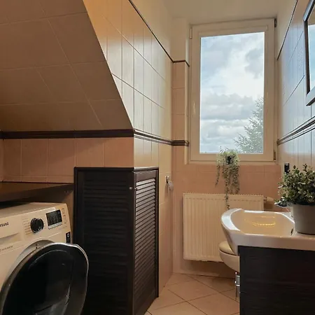 Δωμάτια σε οικογενειακή κατοικία Piastowska *